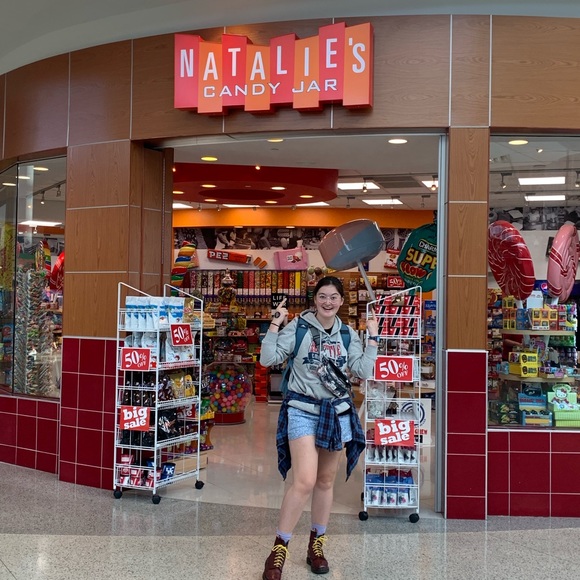 Meet your Posher, Natalie - Picture 1 of 1